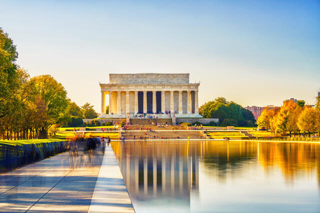 Washington, D.C. national monument surrounded by fall foliage. 
