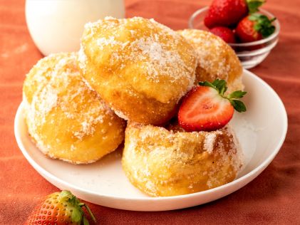 Malasadas, fried balls of dough covered in sugar, just one of the many treats found on Kaui