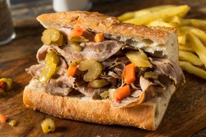 Italian roast beef sandwich, Chicago street food. 