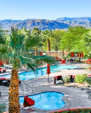 Pool at Hilton Grand Vacations Club Palm Desert