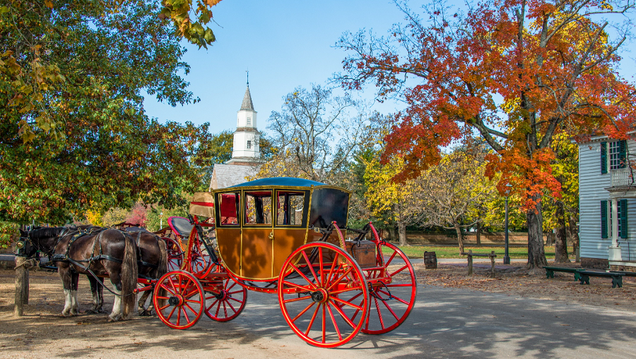 Horse drawn carriage in front of The Historic Powhatan